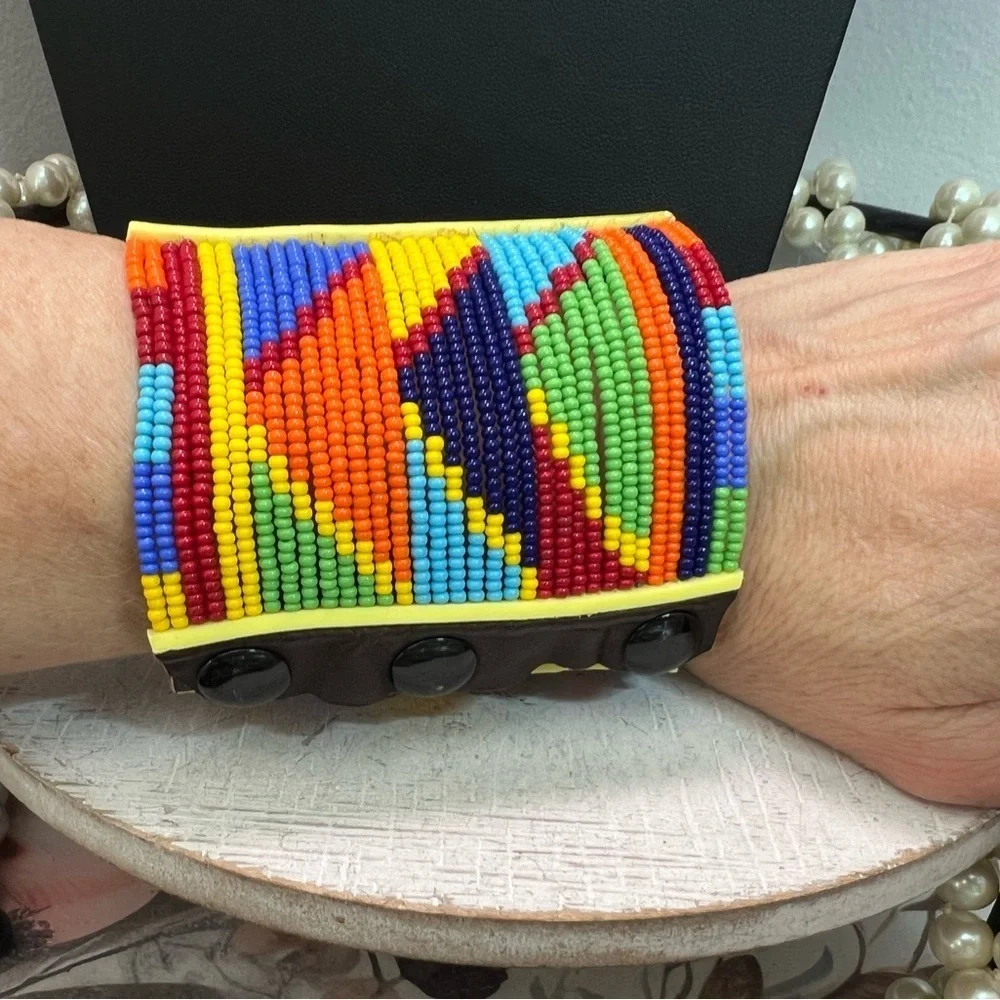 Handcrafted Maasai Beaded Bracelet 7 3/4” D13